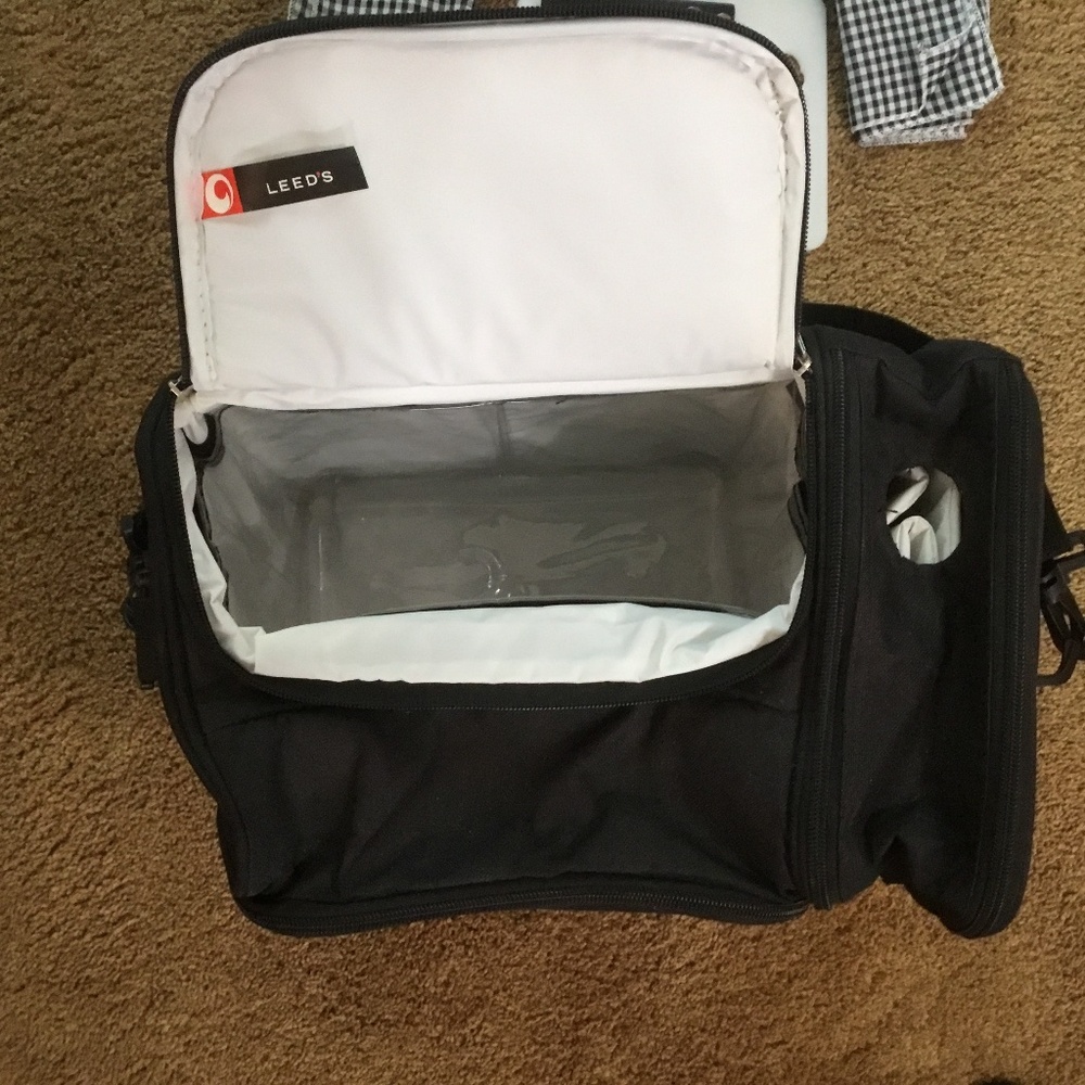Cooler Bag America’s Most Wanted Soft Sided Picnic Set - Picture 11 of 16